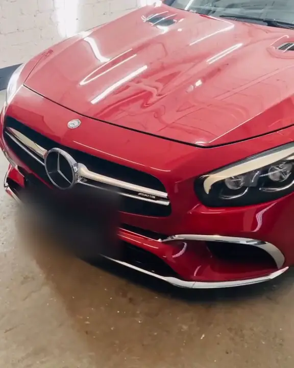 Roter Mercedes-AMG SL 63 nach der Keramikversiegelung